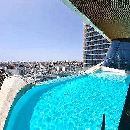Chic 16th-floor With Stunning Sea Views San Ġiljan