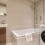 아파트 Chic 16th-floor With Stunning Sea Views