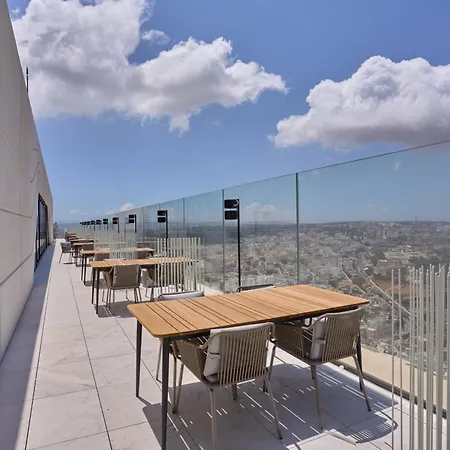 Chic 16th-floor With Stunning Sea Views Apartament St. Julian's